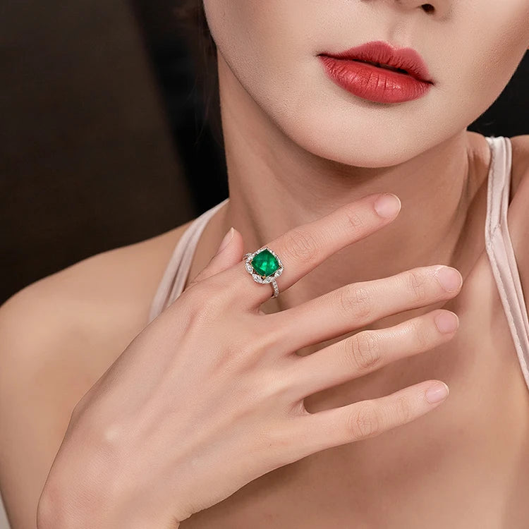 18k Gold Ring Classic Fashion Natural Emerald Diamond Gemstone Halo Wedding Engagement Ring for Women Fine Jewelry