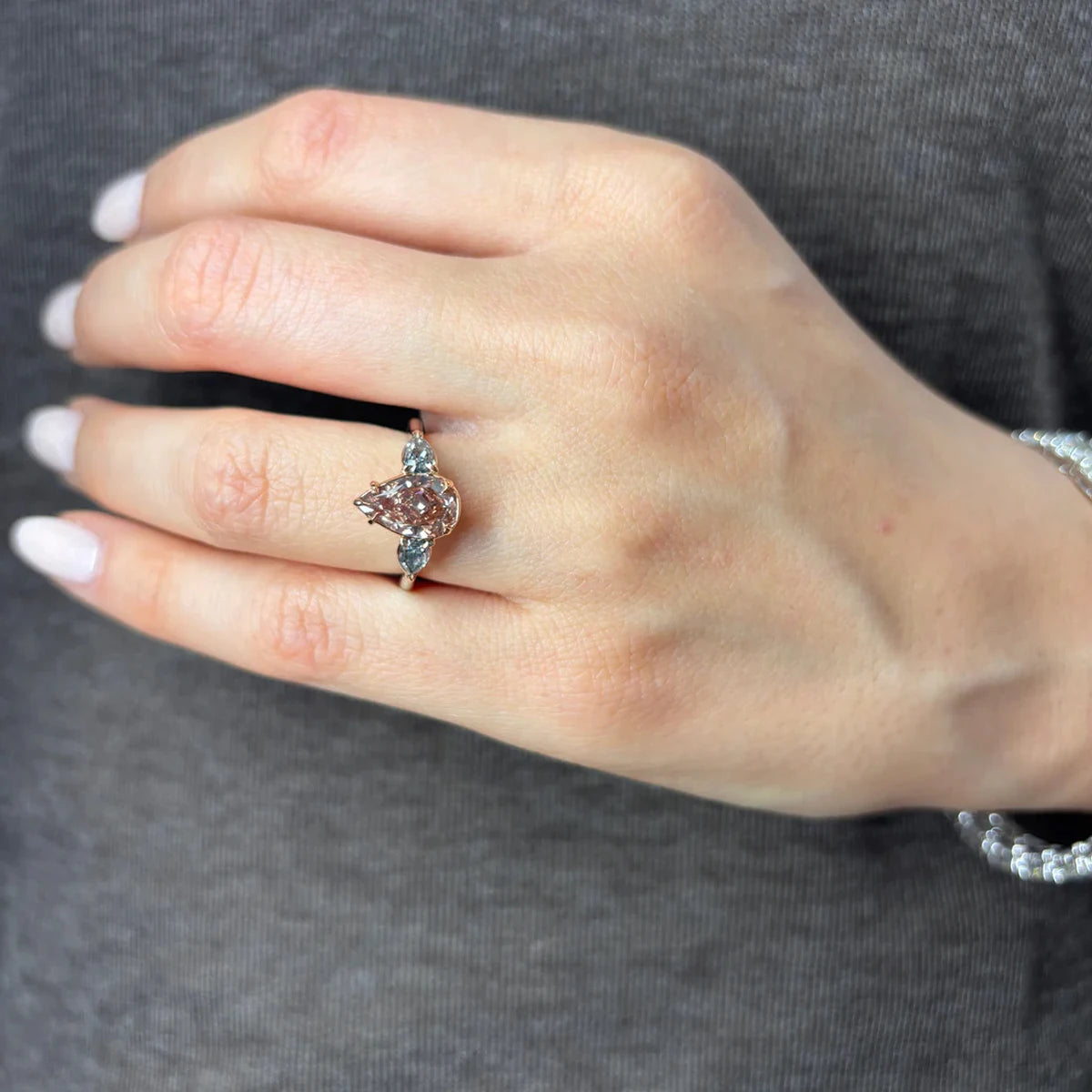 Pink Pear Diamond Three Stone Rings PT950/14K /18K White Gold 2.0CT Pink Color Lab Grown Diamond Rings Anniversary Gift