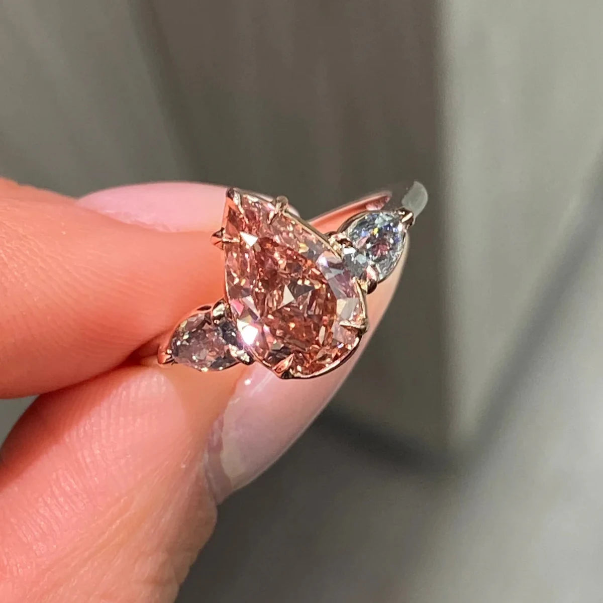 Pink Pear Diamond Three Stone Rings PT950/14K /18K White Gold 2.0CT Pink Color Lab Grown Diamond Rings Anniversary Gift