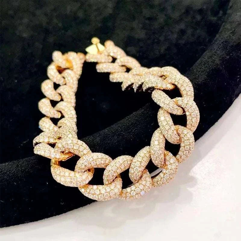 18K gold Three-Dimensional Three-Row Bracelet with real diamonds in a luxurious linked design