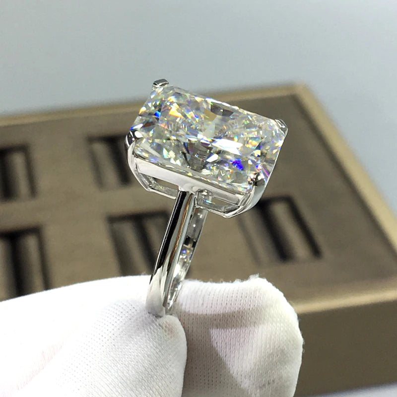Solid 18K AU750 white gold ring with a flawless 10-carat radiant-cut moissanite gemstone