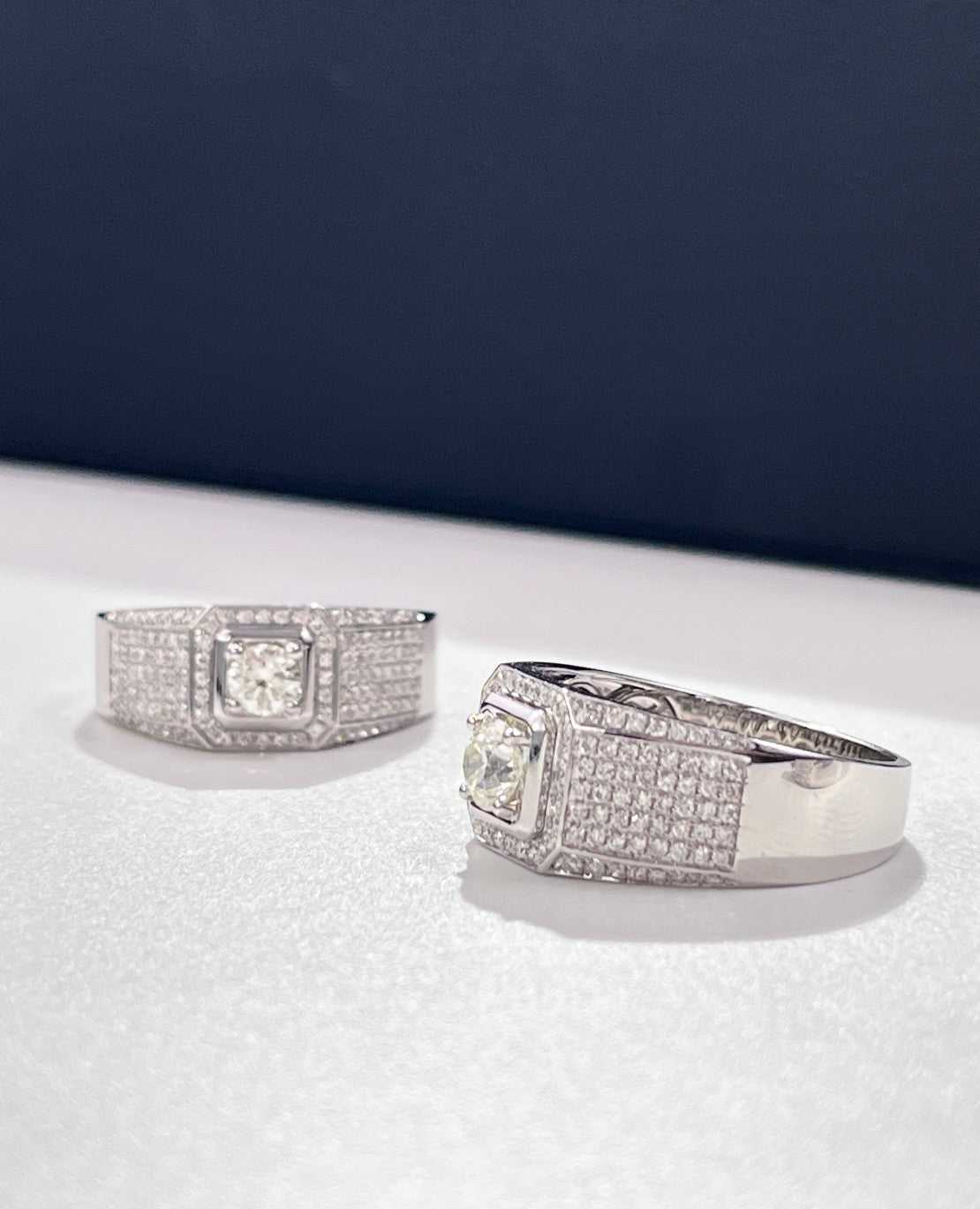 Exquisite paved bling wedding men ring with sparkling stones and modern design