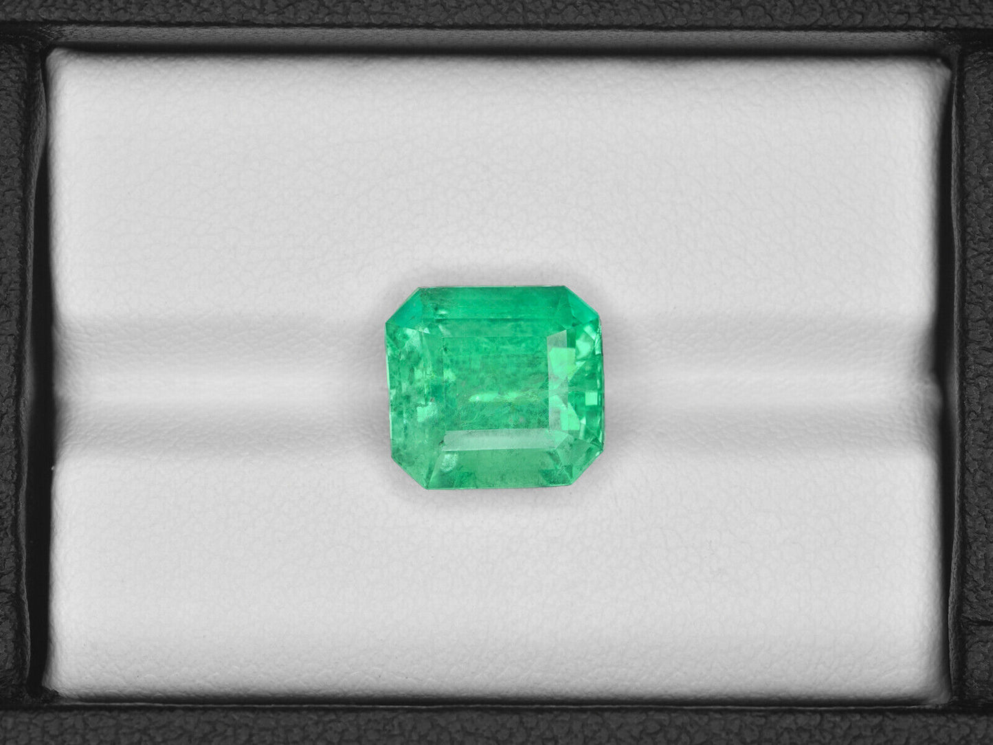 GRS Certified COLOMBIA Emerald 5.81 Cts Natural Lustrous Green Octagonal