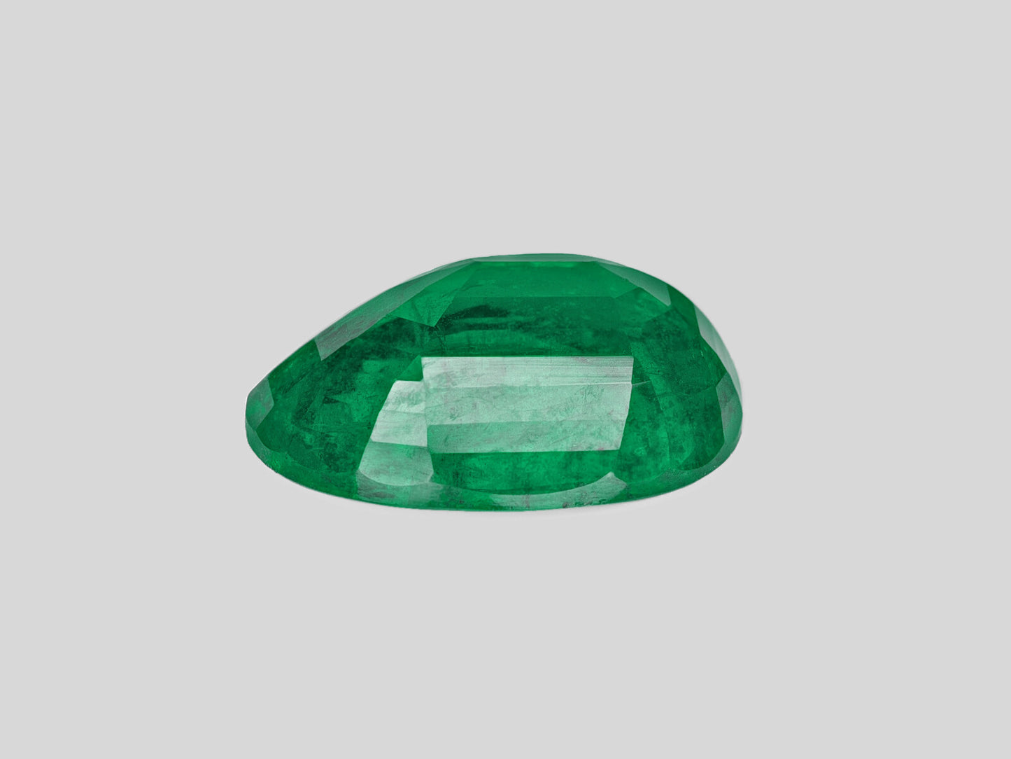 Stunning GII Certified 5.47 Cts Natural Zambian Emerald - Deep Green Oval Gemstone