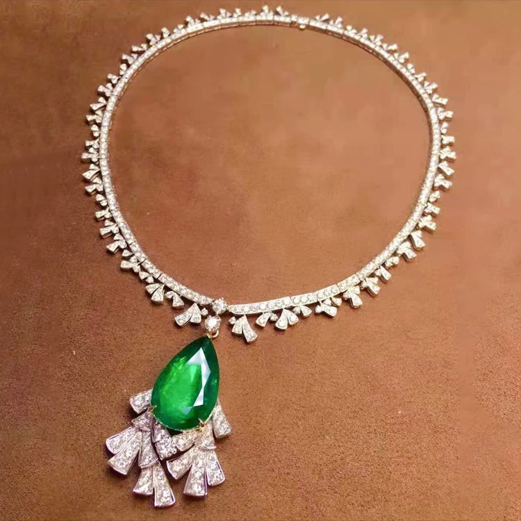 SGARIT Collana Di Pietre Preziose Jewelry Gold Luxury Wedding Engagement Vivid Green18k Gold 22.97ct Natural Emerald Pendant - The Sparkling Squirrels