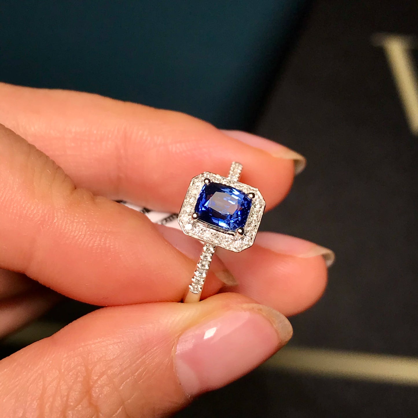 Natürlicher blauer Saphir Diamant Verlobungsantrag 18K Gold Diamantring