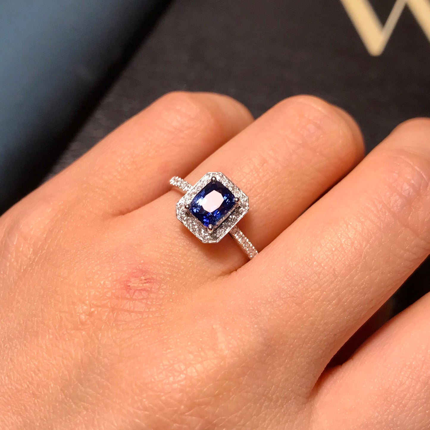 Natürlicher blauer Saphir Diamant Verlobungsantrag 18K Gold Diamantring