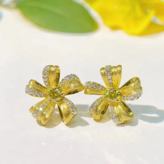 Natural Yellow Diamond Floral Stud Earrings – 18K Gold, 0.39ct (SGARIT)