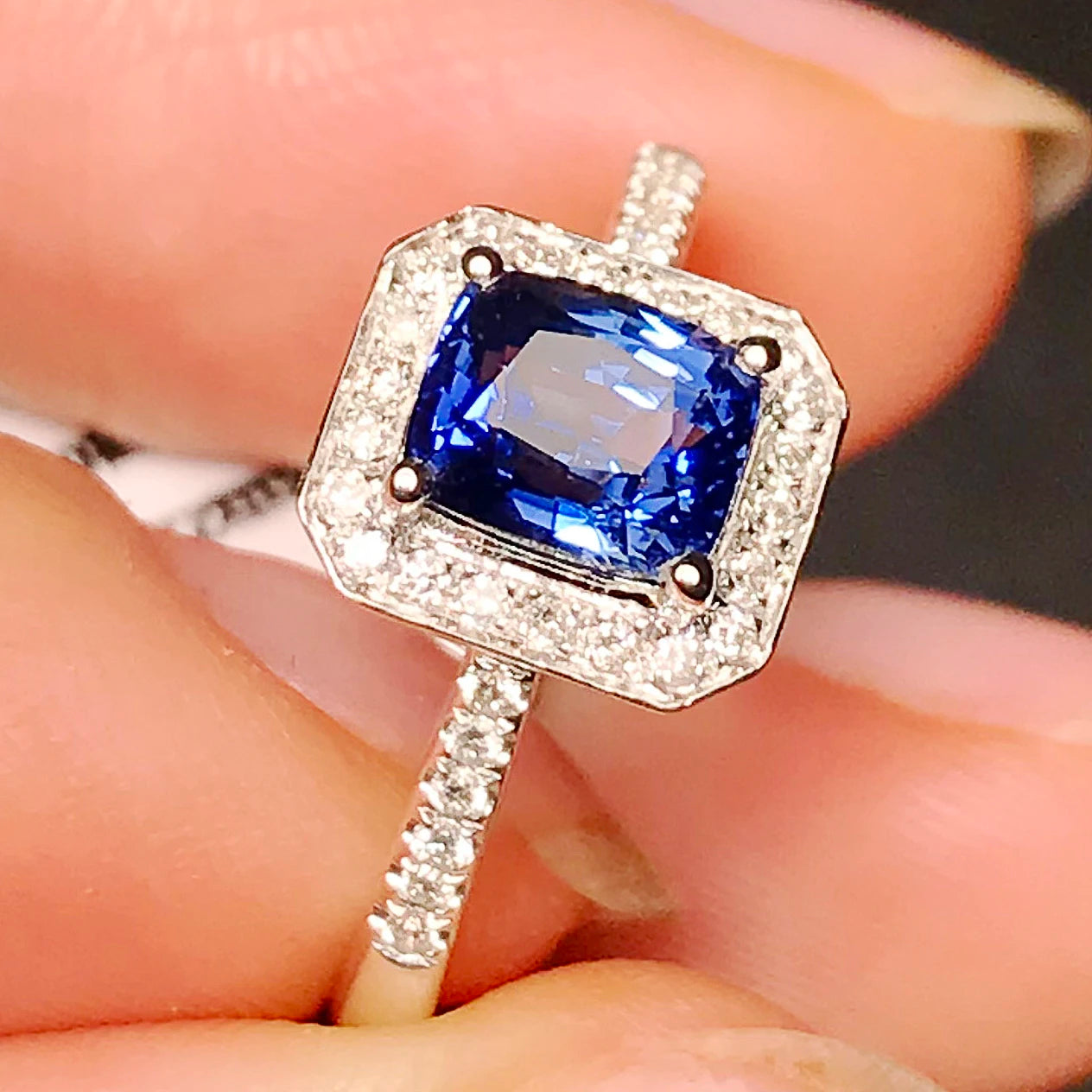 Natürlicher blauer Saphir Diamant Verlobungsantrag 18K Gold Diamantring