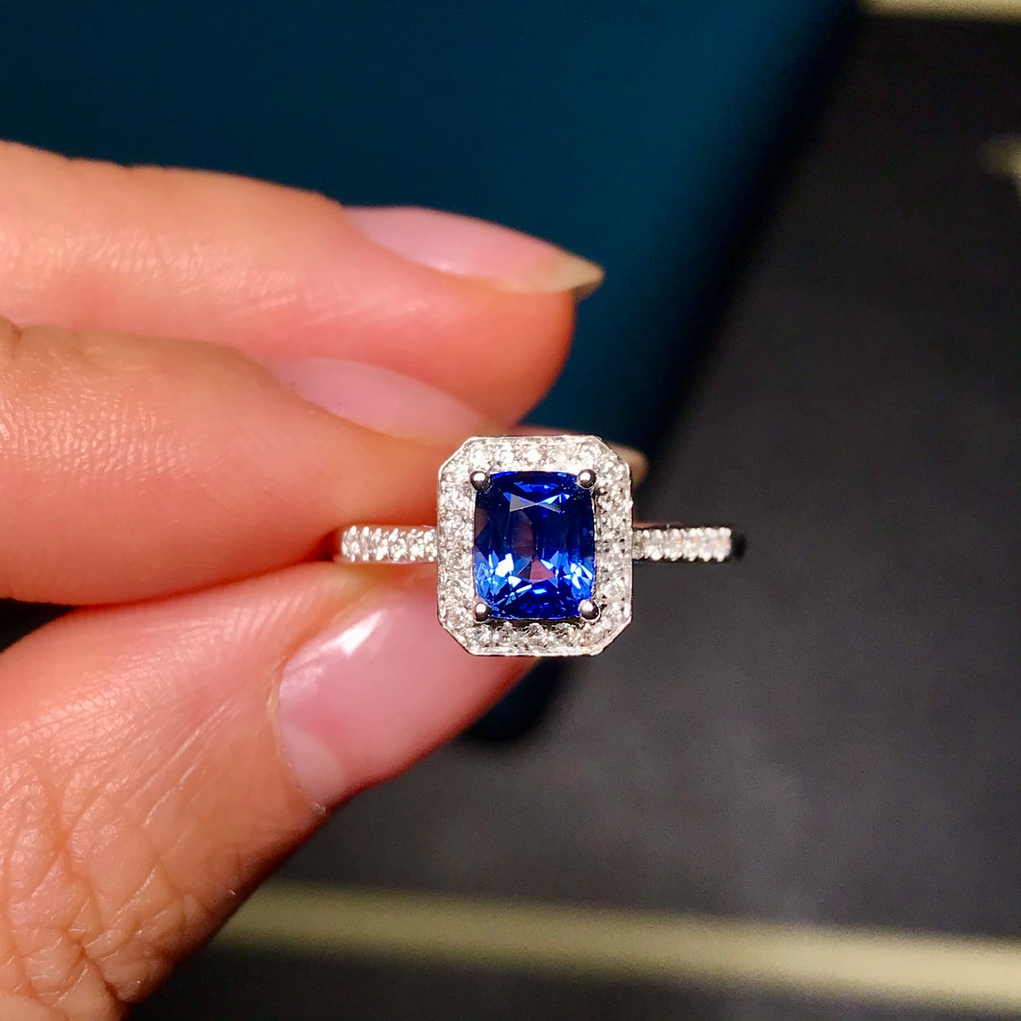 Natürlicher blauer Saphir Diamant Verlobungsantrag 18K Gold Diamantring