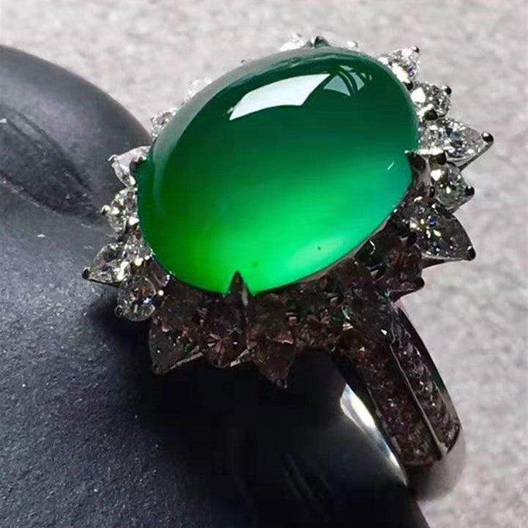 Bague en or 18 carats avec jadéite verte naturelle 11, 8 x 8, 5 x 6 mm