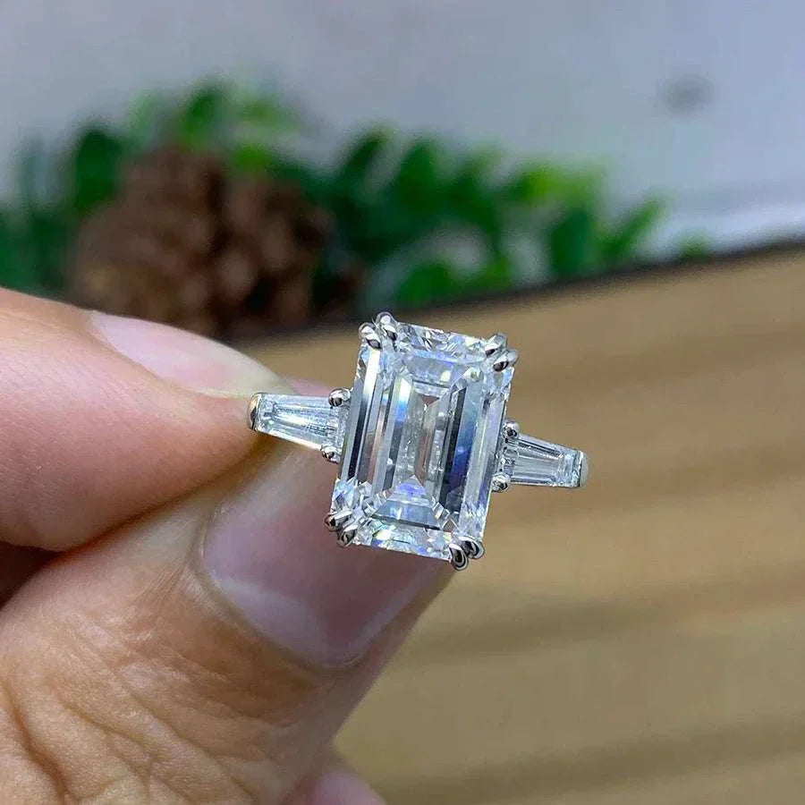 Vow of Eärendil white gold ring with radiant-cut diamond and baguette accents, symbolizing eternal love.