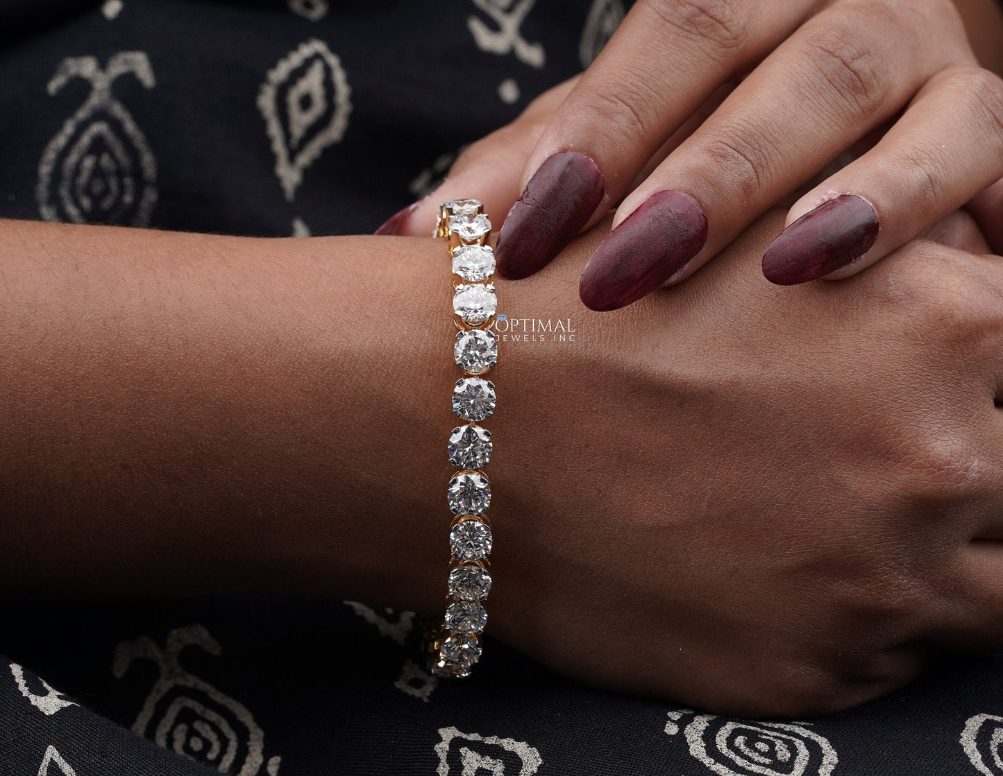 Unique Round Cut Lab Diamond Eternity Bracelet, 23.00 CTW Lab-Grown - The Sparkling Squirrels & Co. 