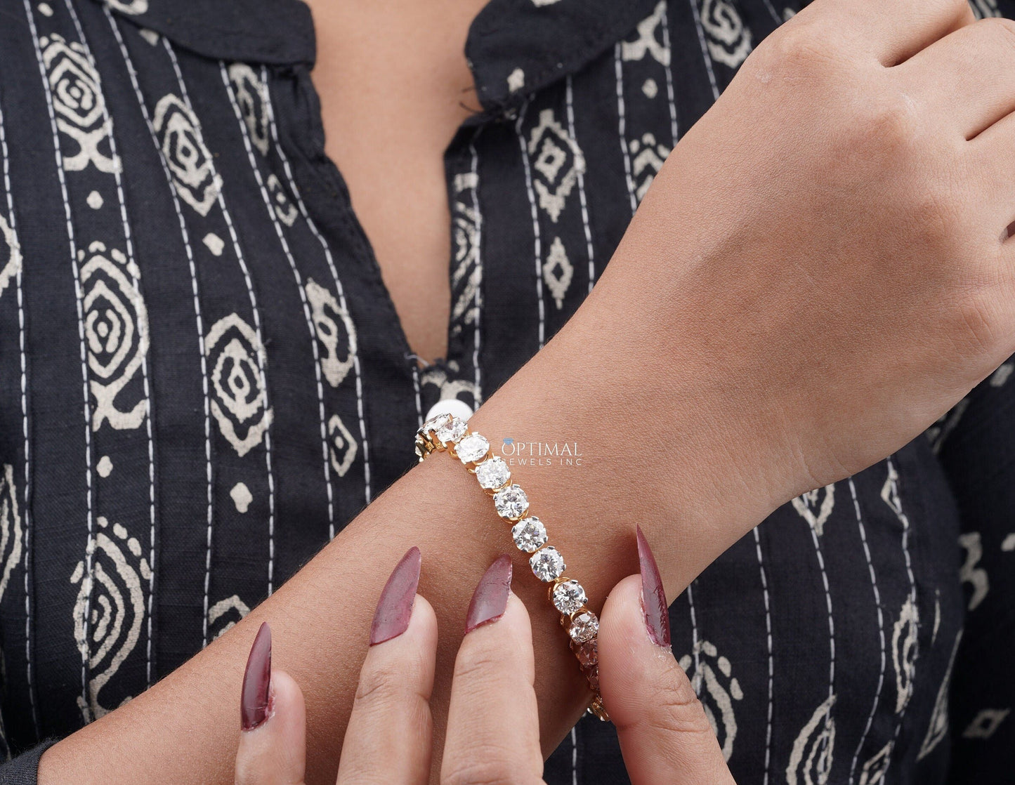 Unique Round Cut Lab Diamond Eternity Bracelet, 23.00 CTW Lab-Grown - The Sparkling Squirrels & Co. 
