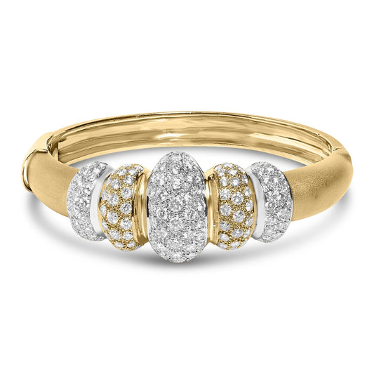 18K gold bangle bracelet with 6 carats of pavé set diamonds in a graduating dome design