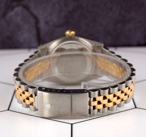 Date-just of the Azure Aegis Rolex watch with two-tone gold and steel Jubilee bracelet and closed clasp.